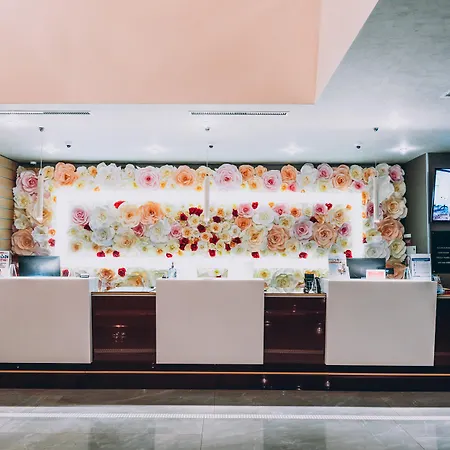 Готель Ramada By Wyndham 4*