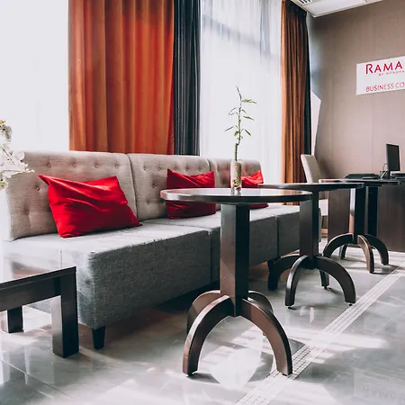Ramada By Wyndham Готель Констанца