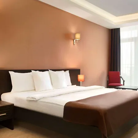 Готель Ramada By Wyndham