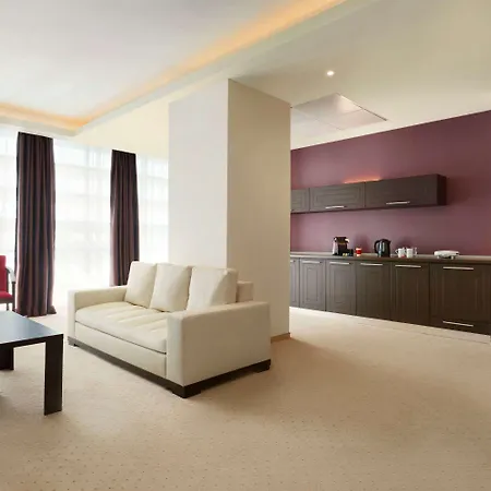 Готель Ramada By Wyndham