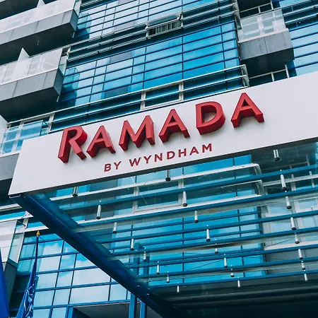 Готель Ramada By Wyndham