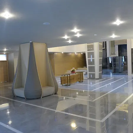 Ramada By Wyndham Готель
