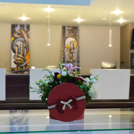 Готель Ramada By Wyndham 4*